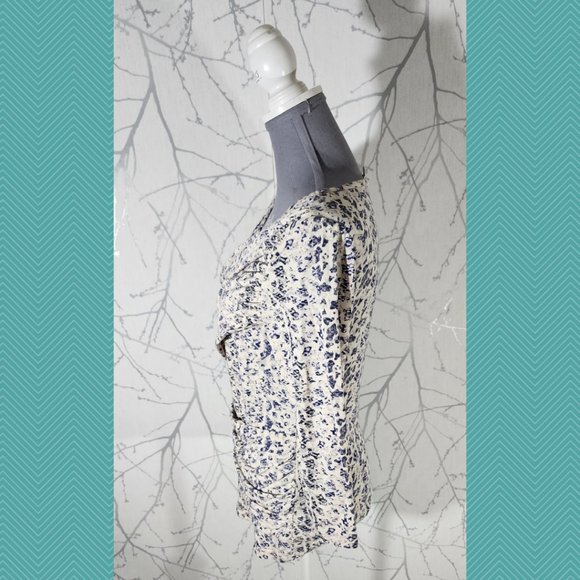 Cabi Ivory Floral Printed Drape 3/4 Sleeve Blouse - Picture 2 of 4